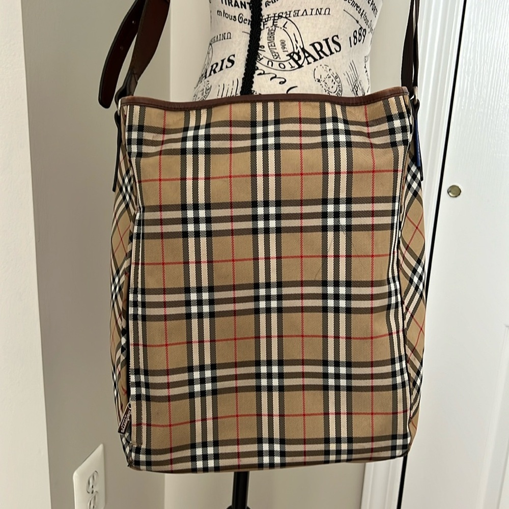 Authentic Vintage Burberry’s crossbody Bag